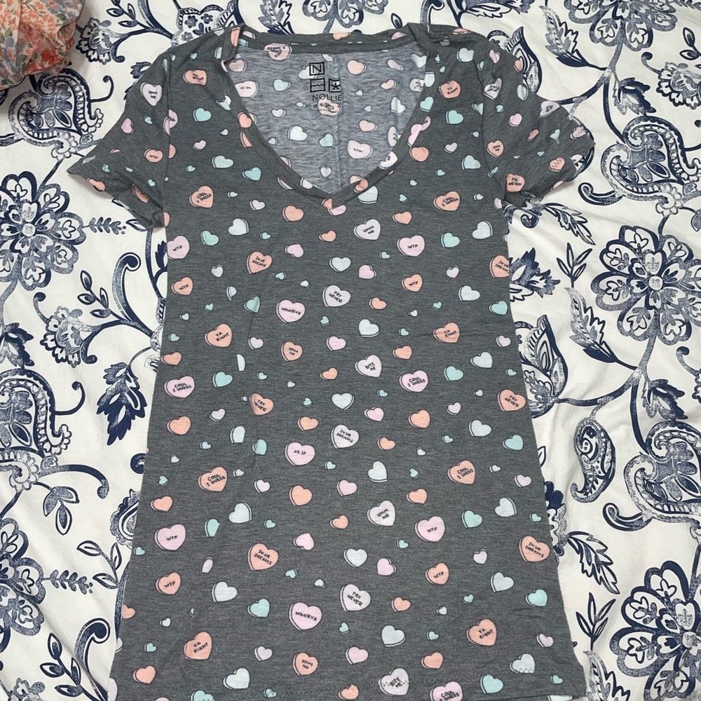 Nollie Gray Heart Patterned Short Sleeve Tee